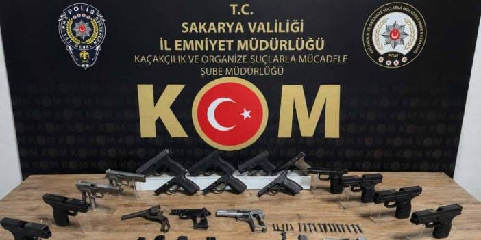 Sakarya'da ruhsatsız tabanca operasyonu