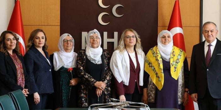 Barış Anneleri MHP'yi ziyaret etti