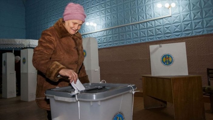 Moldova'da halk sandık başında