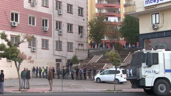 HDP il binası ablukaya alındı: Giriş çıkışlar kapatıldı