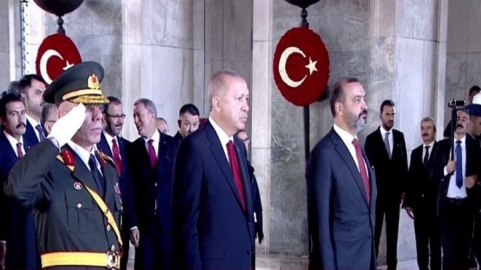 Devlet erkanı Ata'nın huzurunda... Anıtkabir özel defteri mesajında "Harekat" vurgusu!