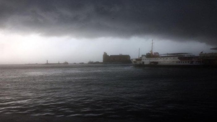 Yağmur İstanbul'u etkisi altına aldı