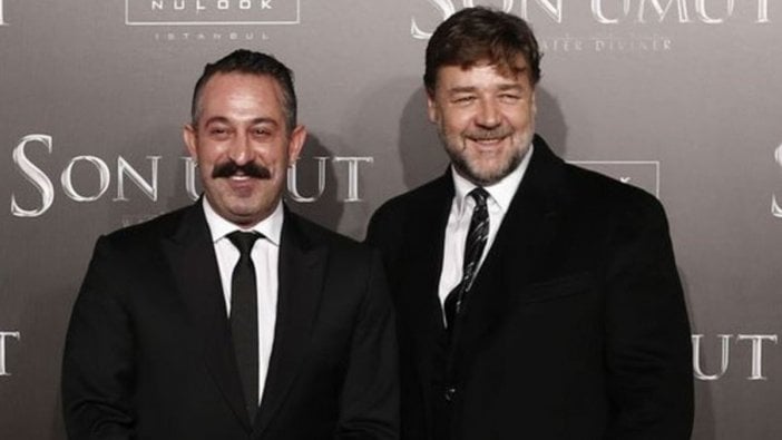 Cem Yılmaz'dan Russell Crowe'a geçmiş olsun mesajı