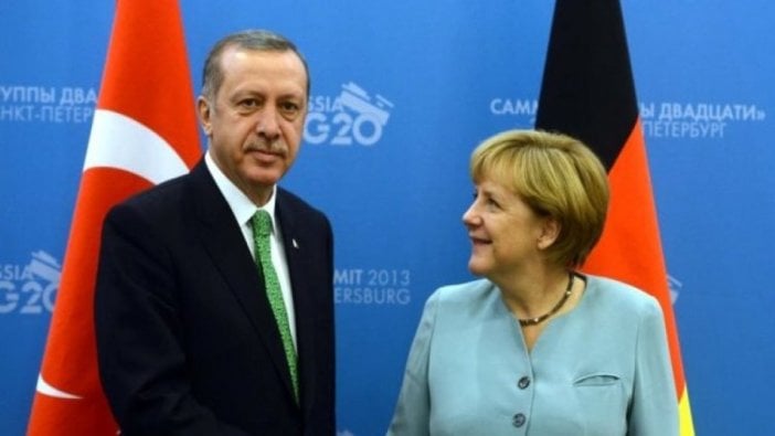 Merkel'den Türkiye yorumu: Koşulsuz şartsız NATO içinde tutulmalı