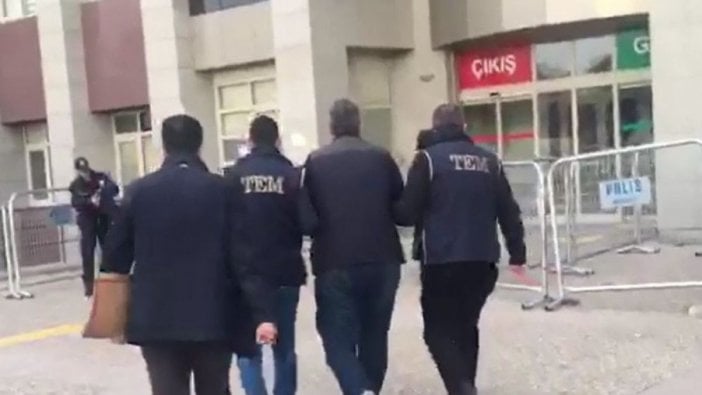 FETÖ şüphelisi sahte pasaportla yakalandı