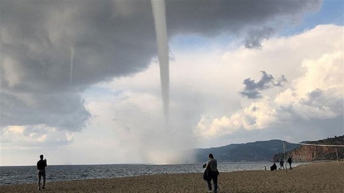 Meteorolojiden 7 kente 'hortum' uyarısı