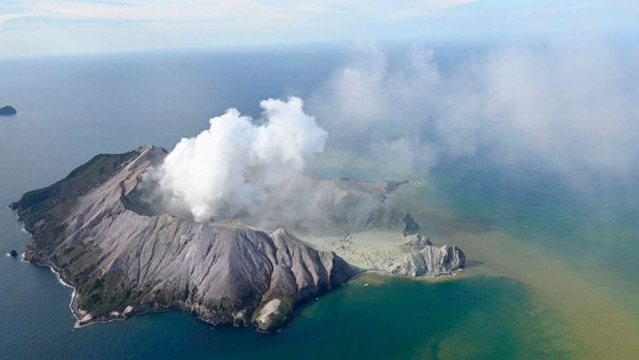 Yeni Zelanda'da Whakaari Yanardağı patladı: 5 ölü