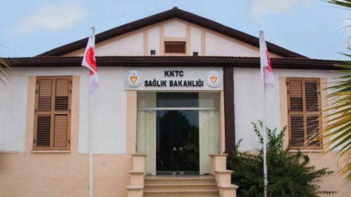 KKTC Sağlık Bakanlığı, şırınga çikolatalarının satışını yasakladı