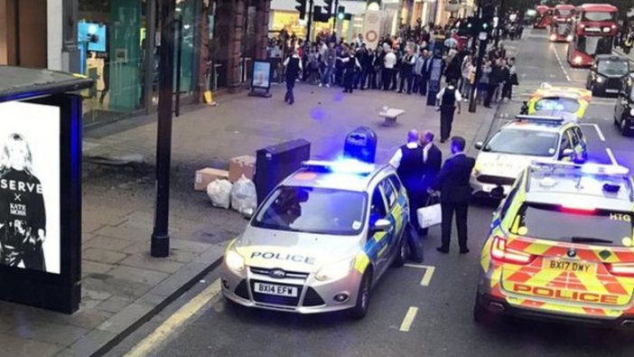 İngiltere'nin başkenti Londra'nın meşhur Oxford caddesinde patlama meydana geldi