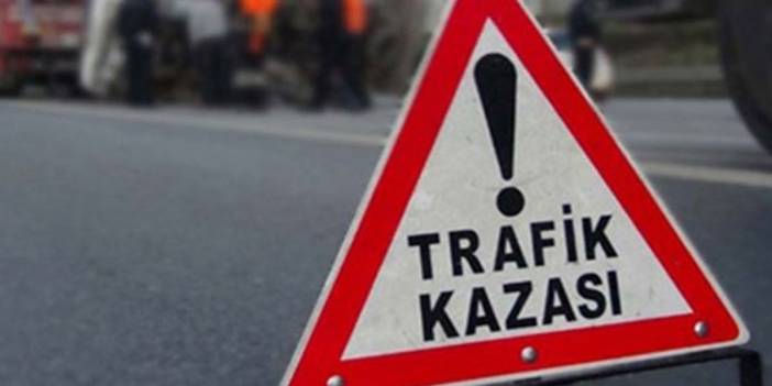 Kartal'da servis minibüsü ile otomobil çarpıştı: 5 yaralı