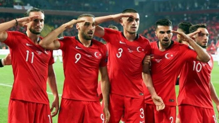 UEFA'dan TFF'ye asker selamı cezası