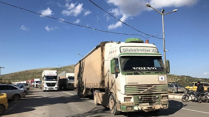 BM'den İdlib'e 43 TIR'lık insani yardım