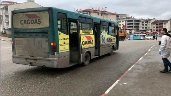 Halk otobüsünden düşen kadın yaşamını yitirdi