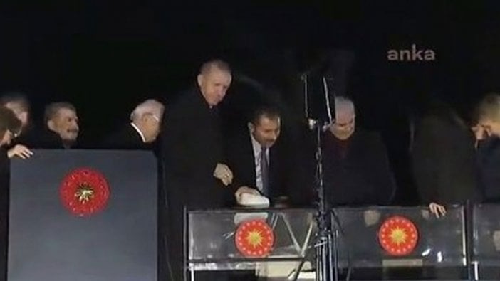 Seçim mi geliyor: Erdoğan halka çay paketi attı