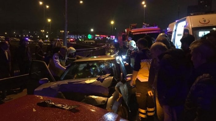 Zincirleme trafik kazası nedeniyle kilometrelerce kuyruk oluştu