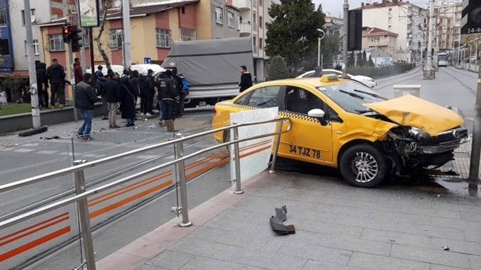 Güngören'de trafik kazası: Tramvay seferleri aksıyor