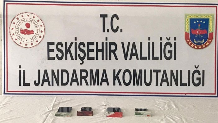 Kendilerini 'jandarma' olarak tanıtıp 110 bin lira dolandırdılar