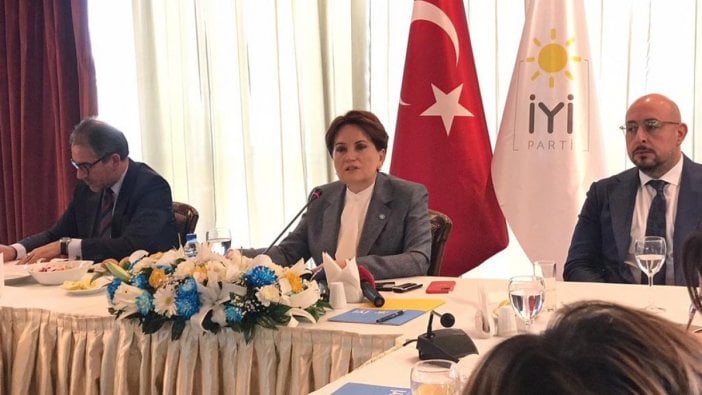 Akşener, 'Devran' tiyatro oyununa ilişkin konuştu