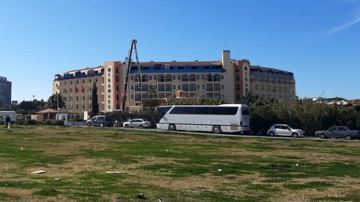 Otel tadilatında çatıdan düşen işçi yaşamını yitirdi