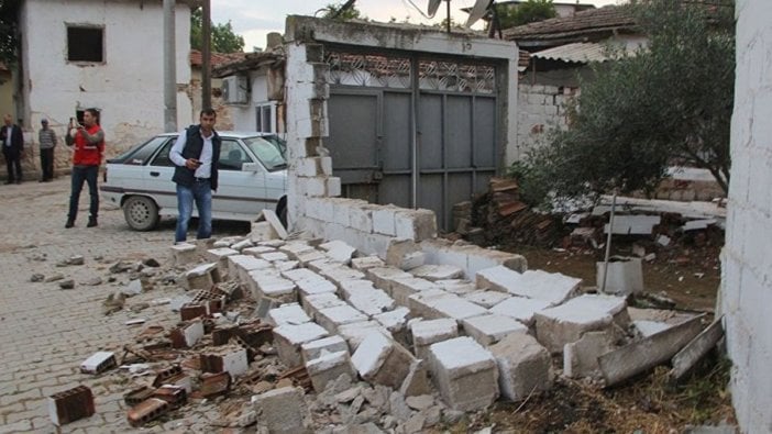 Manisa'da depremlerin etkili olduğu ilçelerde yarıyıl tatili uzatıldı