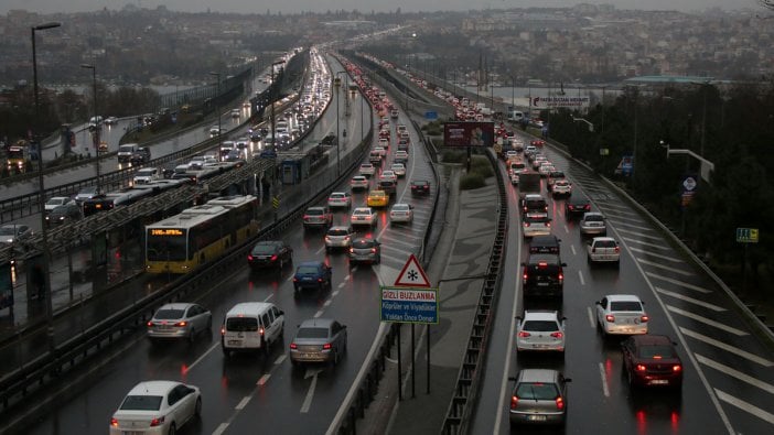 İstanbul'da trafik yoğunluğu yüzde 80'e ulaştı