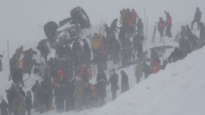 Van’da çığ faciasında son durum: Arama kurtarma çalışmaları yeniden başladı