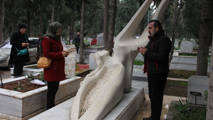 Özgecan Aslan, katledilmesinin 5'inci yılında mezarı başında anıldı