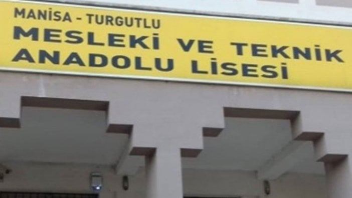 Boş derste müdür yardımcısının din eğitimi vermesine karşı çıkan öğretmen açığa alındı