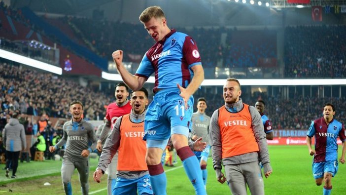 Trabzonspor, Fenerbahçe'yi 2-1 yendi