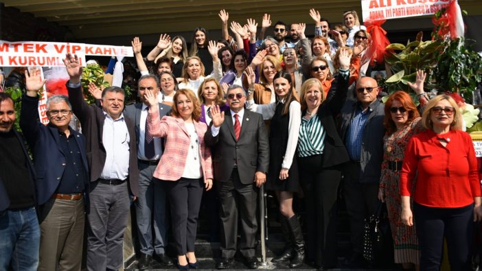 İYİ Parti'den tepki çeken görüntüler: Coronavirüs uyarılarına kulak asmadılar