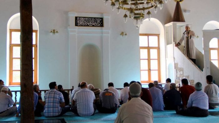 Diyanet İşleri Başkanı Erbaş cuma namazından önce bir kez daha uyardı: Namazı evde kılalım