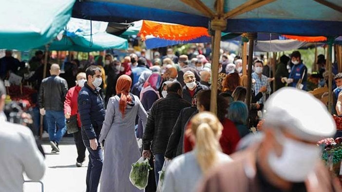 Sokağa çıkma yasağı sonrasında yine alışveriş yoğunluğu yaşandı