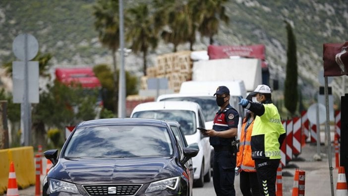 Antalya ve Bodrum girişlerinde yoğunluk yaşanıyor