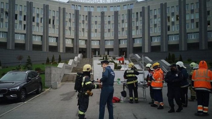 Rusya'da bir hastanede solunum cihazı alev aldı