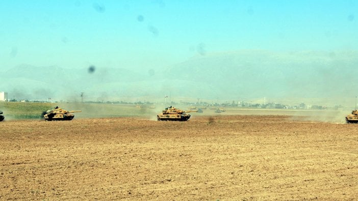 Habur'da tanklara manevra ve taarruz eğitimi  