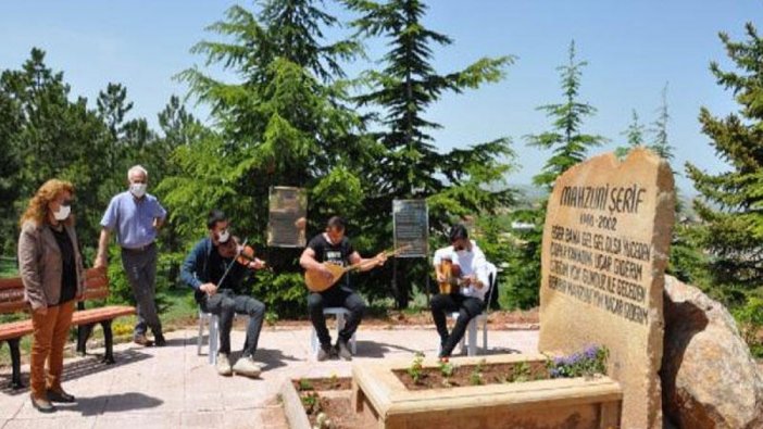 Aşık Mahzuni Şerif, vefatının 18.yılında mezarı başında anıldı