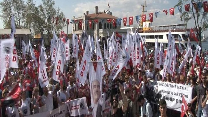 Kadıköy'de Atatürksüz Eğitime Hayır mitingi