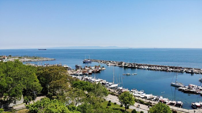 İstanbul'da hava kirliliği azaldı: Avcılar sahilden Uludağ manzarası izlendi