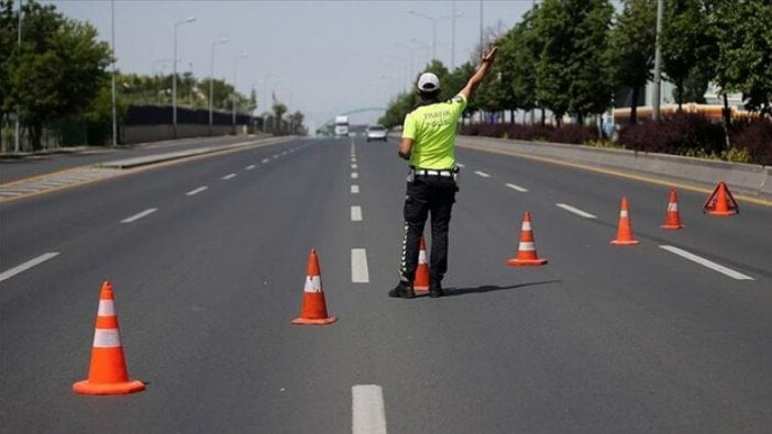 İçişleri Bakanlığı'ndan seyahat kısıtlaması genelgesi: İzin belgeleri kaldırıldı