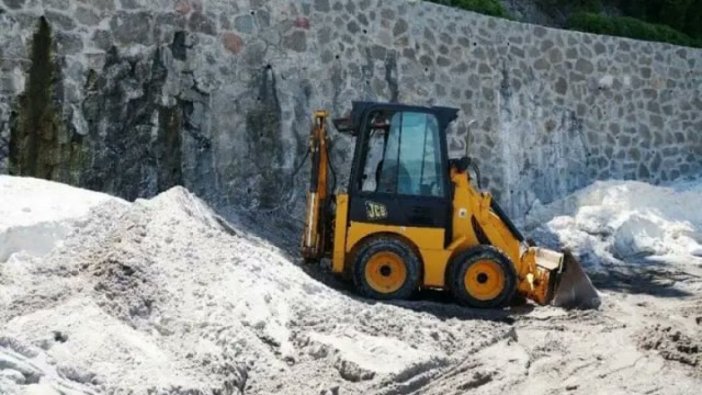 Salda Gölü'ne şantiye kuruldu