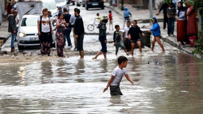 Meteorolojiden 9 kente sel uyarısı