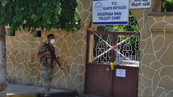 Cami imamının oğlunda korona çıktı, cami kapatıldı