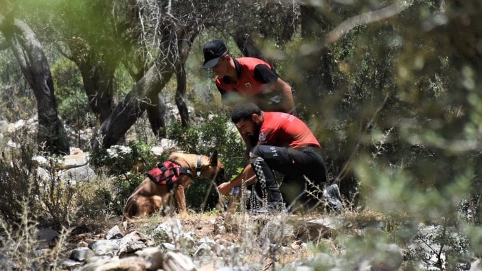 İş yerinin önünde kafatası bulundu