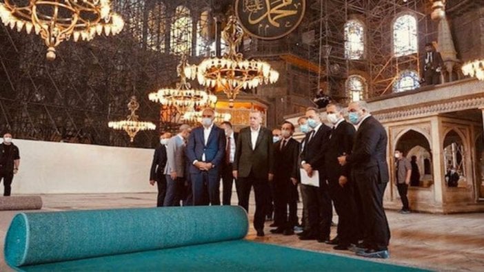 Ayasofya'ya Erdoğan'ın sevdiği renk halı döşeniyor