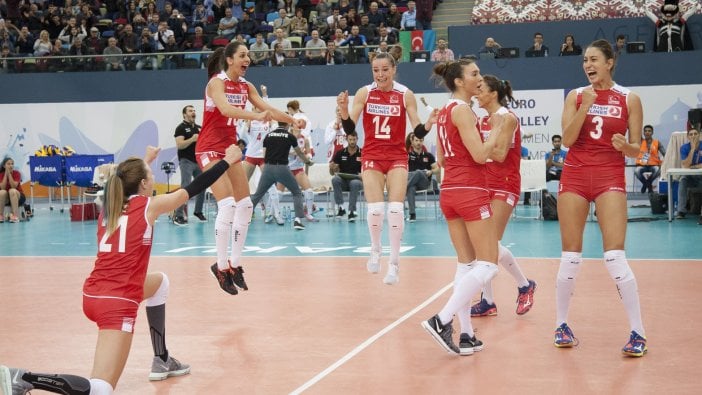 Avrupa Kadınlar Voleybol Şampiyonası'nda yarı finaldeyiz