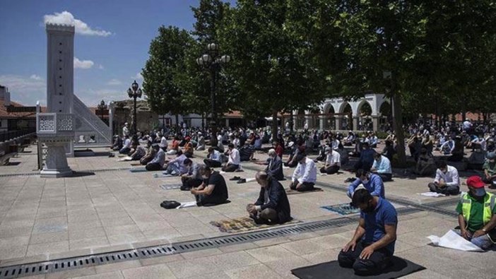 Bilim Kurulu Üyesi bayram namazı için uyardı