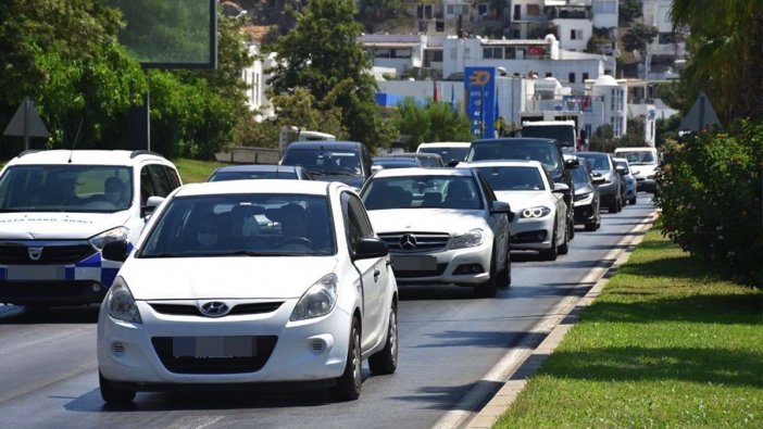 Bodrum'a üç günde 300 bin araç giriş yaptı