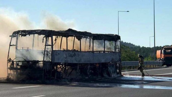 İstanbul'da yolcu otobüsünde yangın!