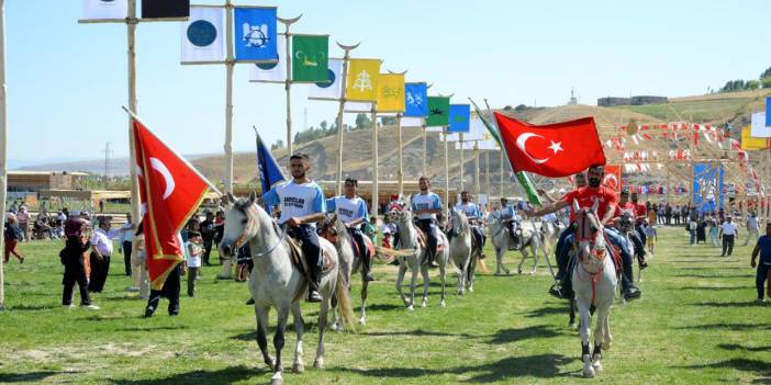 30 Ağustos kutlamaları yasak, Malazgirt kutlamaları serbest