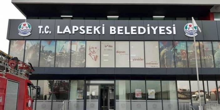 Lapseki Belediyesi binasına silahla ateş ettiği iddia edilen 2 şüpheli yakalandı